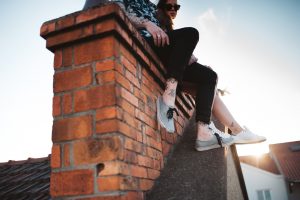 mariage, engagement, couple, seance, toits, lyon, cool, rock, alternatif, tatouage, industriel, graphique, spontané, sur le vif, melanie bultez, photographe