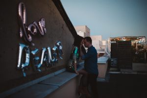mariage, engagement, couple, seance, toits, lyon, cool, rock, alternatif, tatouage, industriel, graphique, spontané, sur le vif, melanie bultez, photographe