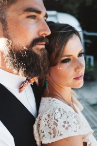 mariage folk ethnique provence caravane airstream chromée cool fun décontracté photographe