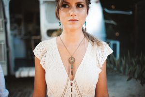 mariage folk ethnique provence caravane airstream chromée cool fun décontracté photographe