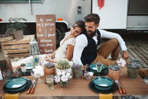 mariage folk ethnique provence caravane airstream chromée cool fun décontracté photographe