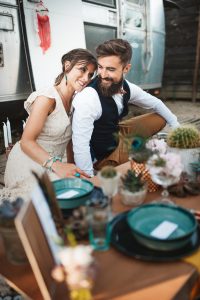mariage folk ethnique provence caravane airstream chromée cool fun décontracté photographe