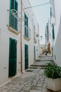 old town, otranto, italy, puglia, wedding photographer