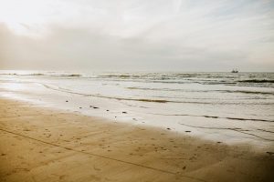 wedding, photographer, rock, beach, netherlands, folk, boho