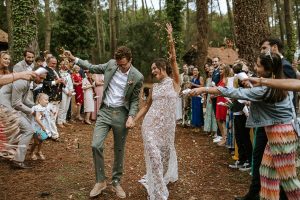 photographe forêt mariage cérémonie slow village pierre et julie films