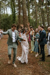 photographe forêt mariage cérémonie slow village pierre et julie films