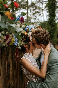 photographe forêt mariage cérémonie slow village pierre et julie films