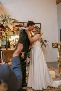 cérémonie mariage lyon cool industriel déco néon