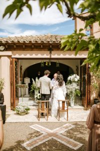 photographe mariage st tropez chapelle extérieur